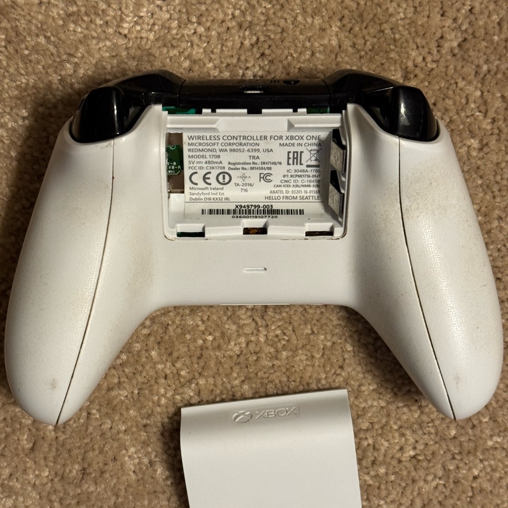Xbox Controller - White - Picture 2 of 3